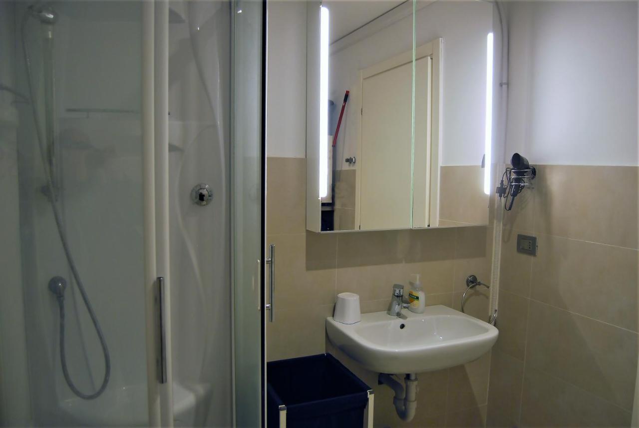 Modern & Bright Flat - 2 Min From The Sea Apartment Savona Exterior photo